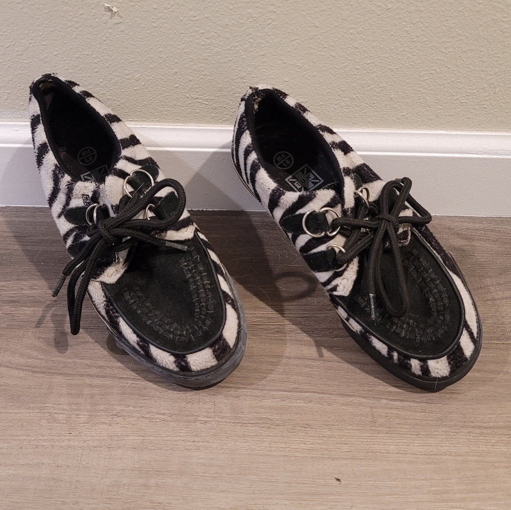 TUK zebra print creepers